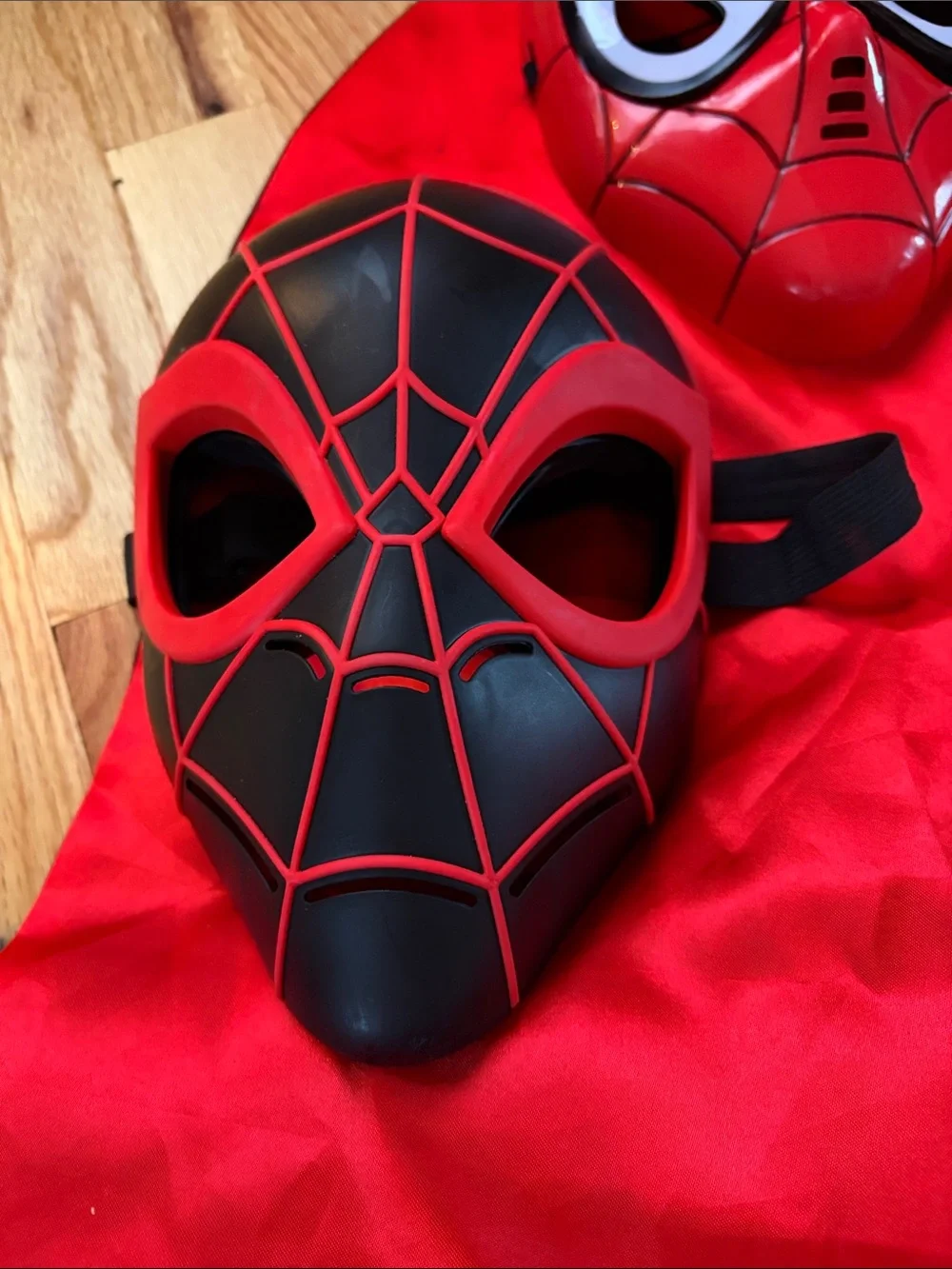 Child’s Red Spider Superhero Cape with Mask Set